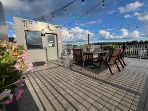 1 Everett St, Unit 501 in Boston, MA - Building Photo - Building Photo