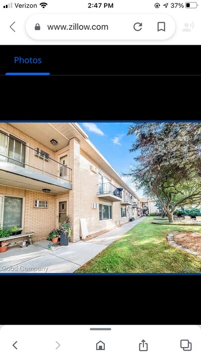 2655 E Maple Rd, Unit 19 in Birmingham, MI - Building Photo