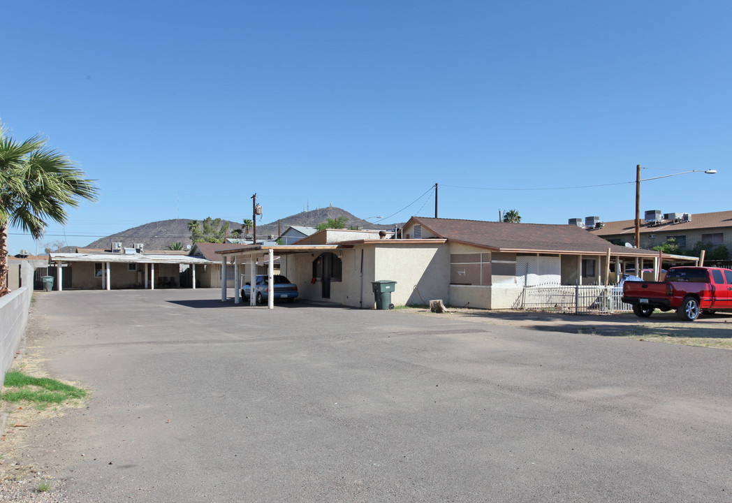 1802 W Vogel Ave in Phoenix, AZ - Building Photo