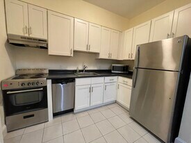 181 Winthrop Rd in Brookline, MA - Building Photo