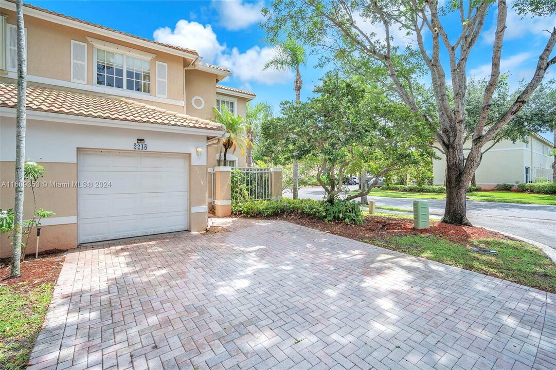 2248 NW 171st Ter in Pembroke Pines, FL - Building Photo