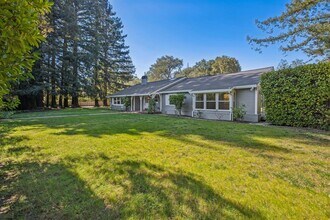 142 Patricia Dr in Atherton, CA - Building Photo - Building Photo