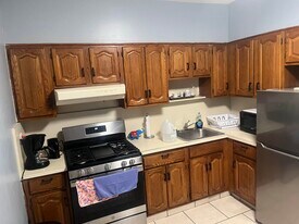 512 Grand Ave in North Bergen, NJ - Building Photo