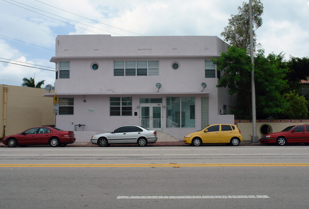 6981 Indian Creek Dr in Miami Beach, FL - Building Photo