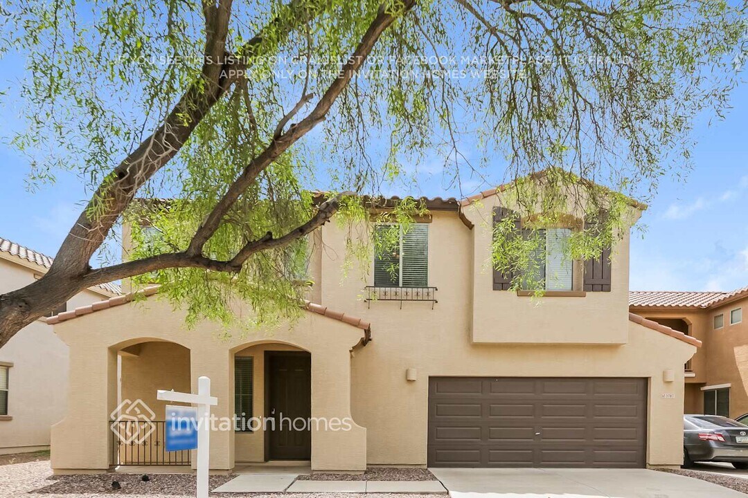 3787 E Chickadee Rd in Gilbert, AZ - Foto de edificio