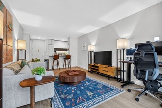 68 W 37th St in New York, NY - Building Photo - Building Photo