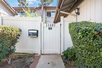 11487 Matinal Cir in San Diego, CA - Building Photo - Building Photo