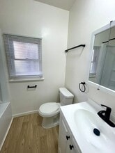 645 Burnside Ave in Los Angeles, CA - Building Photo - Building Photo