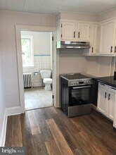 121 W Lancaster Ave in Downingtown, PA - Building Photo - Building Photo