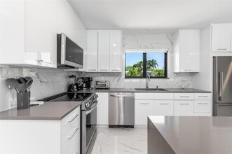 21230 NE 25th Ct in Miami, FL - Building Photo - Building Photo