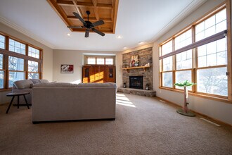 572 Danube Ave in Shakopee, MN - Building Photo - Building Photo