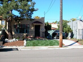2536 Dwight St in San Diego, CA - Building Photo - Building Photo