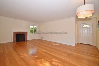 120 Sequoia Dr in San Anselmo, CA - Building Photo - Building Photo