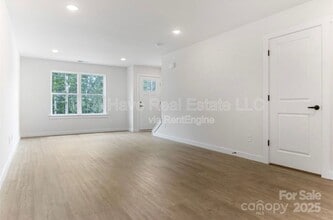 117 3rd Ave SE in Hickory, NC - Building Photo - Building Photo