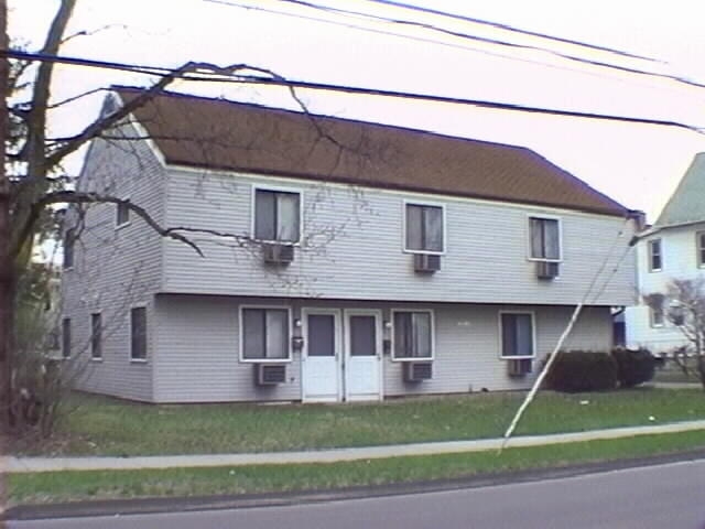 159 South St in Danbury, CT - Building Photo