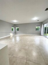 10061 NW 75th St in Doral, FL - Building Photo - Building Photo
