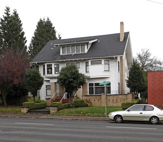 1500 SE Hawthorne Blvd in Portland, OR - Foto de edificio - Building Photo