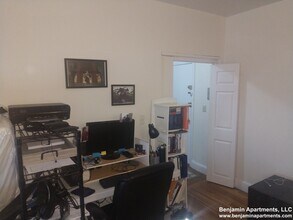 58 Lancaster Ter, Unit 302 in Brookline, MA - Building Photo - Building Photo