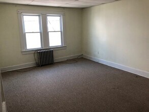 2649 Olyphant Ave in Scranton, PA - Building Photo - Building Photo