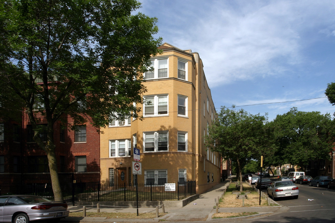 6624 N Ashland Ave in Chicago, IL - Building Photo