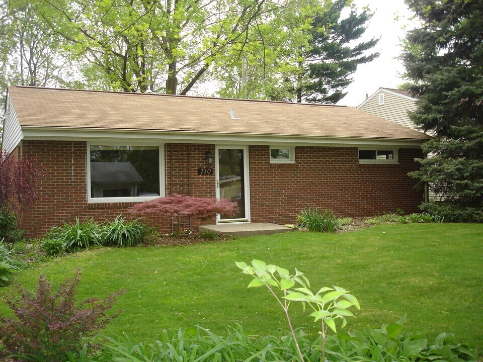 710 Richards Ln in Champaign, IL - Building Photo