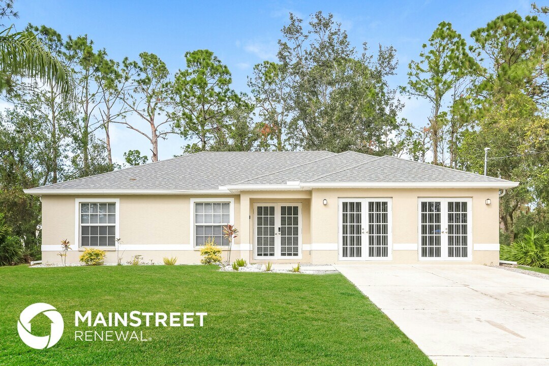 4430 Glordano Ave in North Port, FL - Building Photo