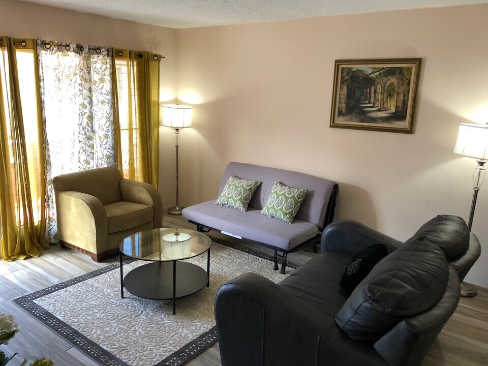 1424 Berkeley St, Unit 3 in Santa Monica, CA - Building Photo