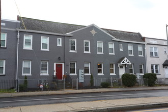 1719 W Virginia Ave NE in Washington, DC - Foto de edificio - Building Photo