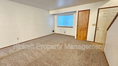 1334 NE Jasmine Ln in Bremerton, WA - Building Photo - Building Photo