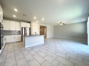385 Breve Ct in Las Vegas, NV - Building Photo - Building Photo