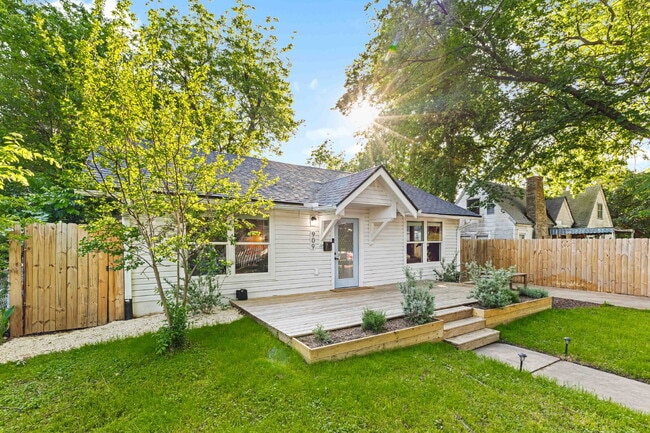 909 N 30th St in Waco, TX - Building Photo - Building Photo