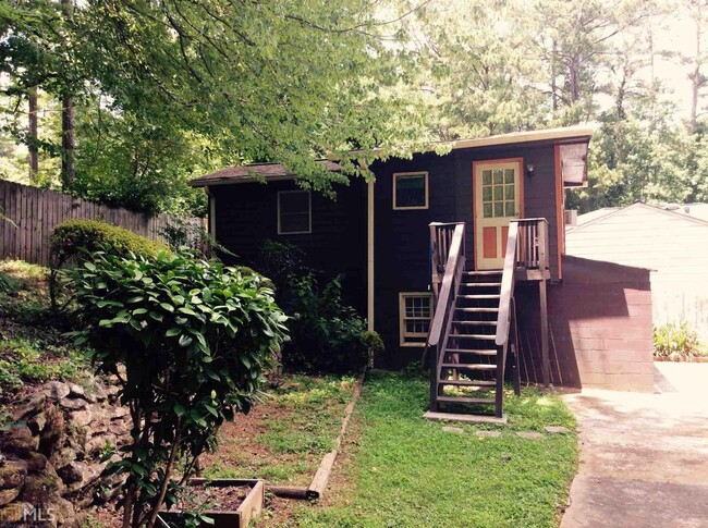 2465 Springdale Road Southwest, Unit Garage House in Atlanta, GA - Building Photo - Building Photo