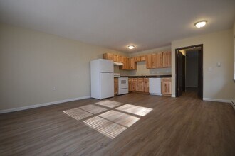 615 S 8th St in Deepwater, MO - Building Photo - Building Photo