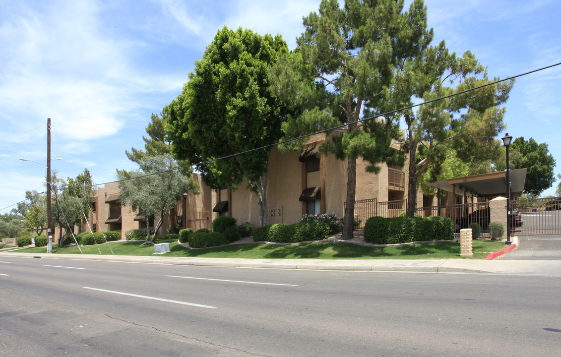 Boulder Creek in Phoenix, AZ - Building Photo