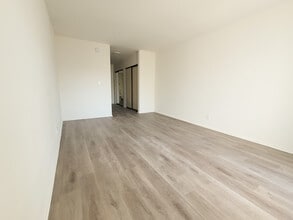 Magnolia View Apartments in Sherman Oaks, CA - Building Photo - Building Photo