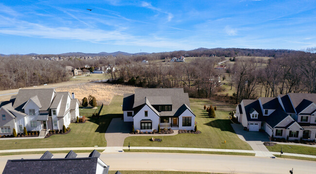 4645 Majestic Meadows Dr in Arrington, TN - Building Photo - Building Photo