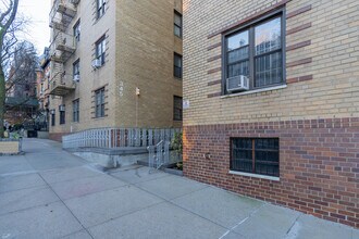345 Riverside Dr in New York, NY - Building Photo - Building Photo