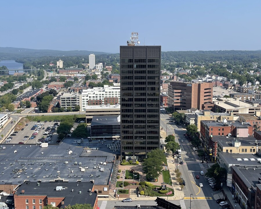 The Residence at 1000 Elm in Manchester, NH - Building Photo