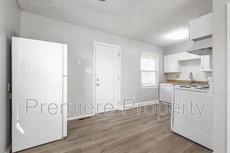 7600 E 50th St in Kansas City, MO - Building Photo - Building Photo