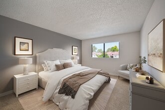 Park West Village Apartments in Lancaster, CA - Foto de edificio - Building Photo