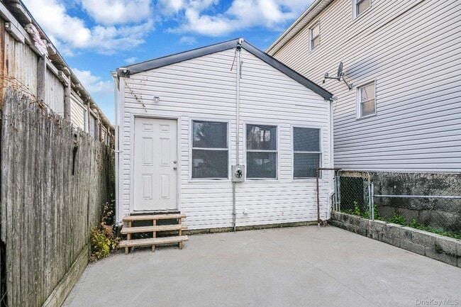 224 Amber St in Brooklyn, NY - Building Photo - Building Photo