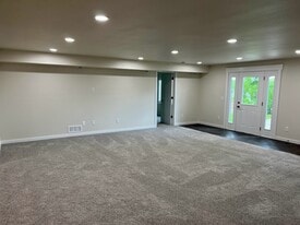 71 22nd St SW, Unit 2113 Broadway Ave S