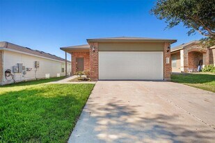 5804 Glowing Star Trail in Austin, TX - Building Photo