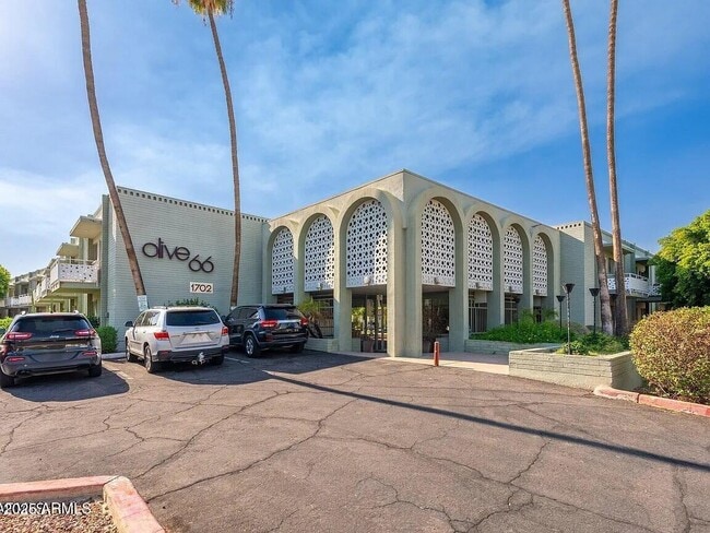 property at 1702 W Tuckey Ln