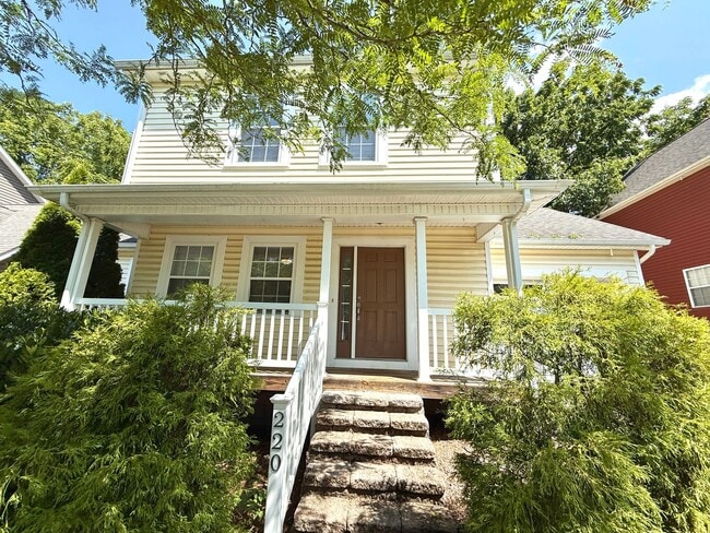 property at 220 Courtney Cir