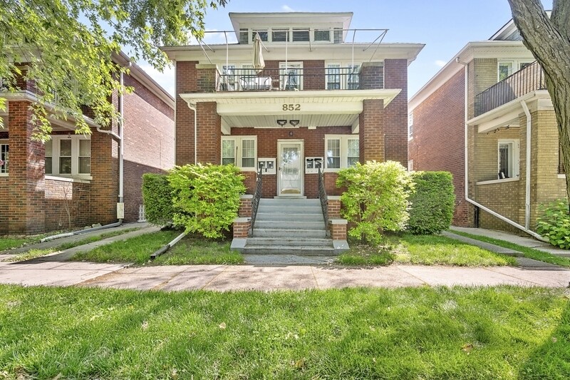852 Beaconsfield Ave in Grosse Pointe Park, MI - Building Photo