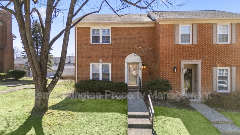 1298 Gray Hawk Rd in Lexington, KY - Building Photo