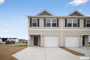 2401 Brookville Dr in Greenville, NC - Building Photo