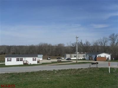 11 Kirsten Dr in Winfield, MO - Building Photo