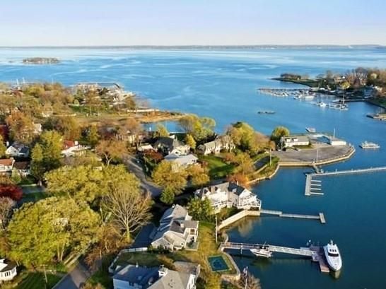 1035 Shore Acres Dr in Mamaroneck, NY - Building Photo - Building Photo
